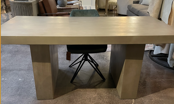 ROVER DINING TABLE
