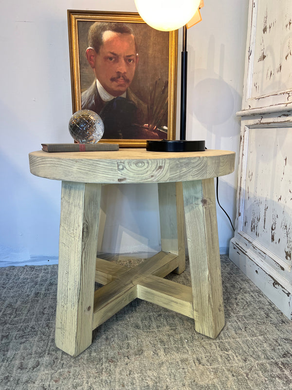 MELVILLE END TABLE