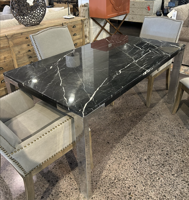 BERETTE DINING TABLE