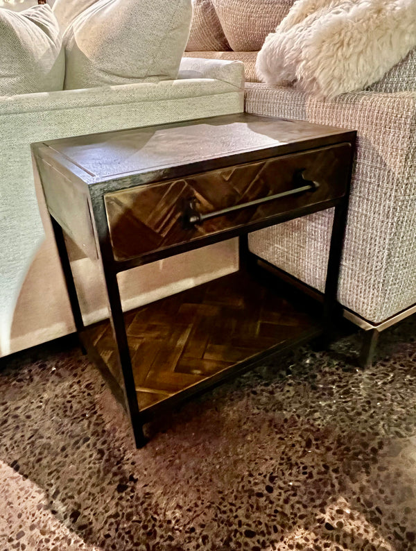 MATERA END TABLE