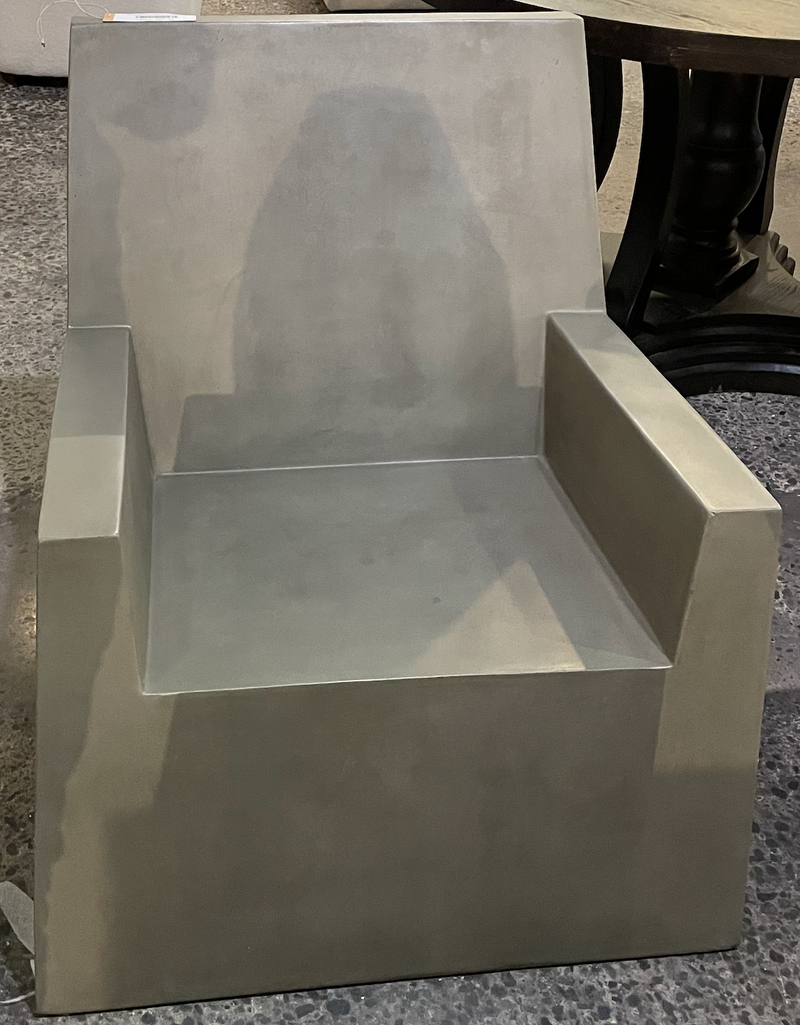MUSTANG CONCRETE CHAIR