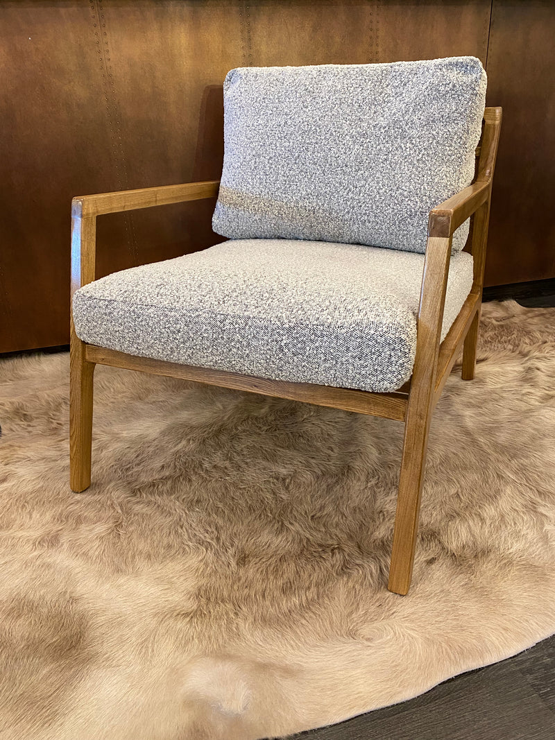 LIGHT WOOD ECLAIR ACCENT CHAIR